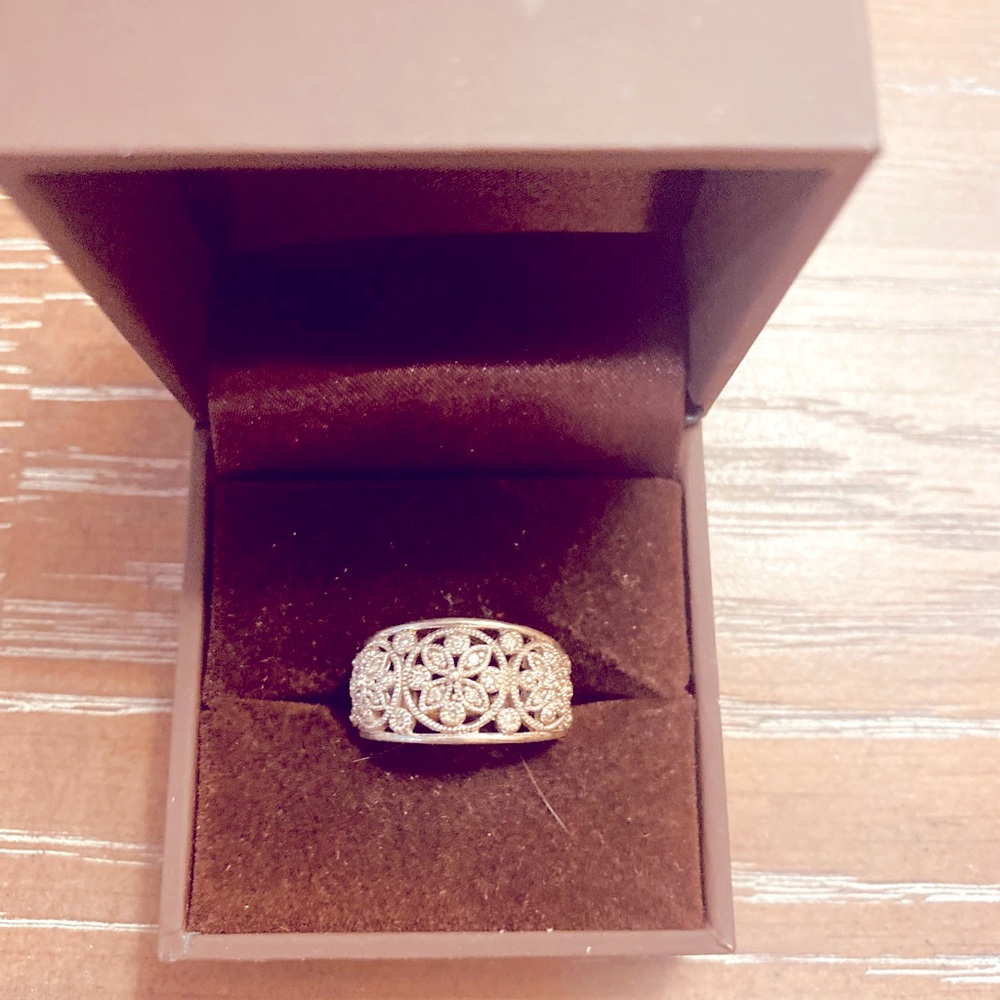 Zales Silver Floral Diamond Ring - size 4